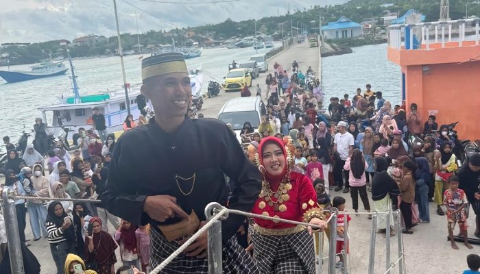 Pelabuhan Saksi Cinta, Prewedding Romantis Bojes dan Lia di Tempat Viral