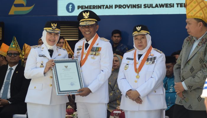 Kota Palu Raih Penghargaan UHC di HUT ke-61 Sulteng