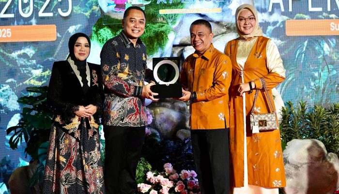 Momen Persahabatan Wali Kota Palu dan Wali Kota Surabaya di Munas Apeksi