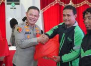 Kapolda Sulteng Serahkan Paket Sembako Dalam Bakti Kesehatan HUT Bhayangkara Ke-79
