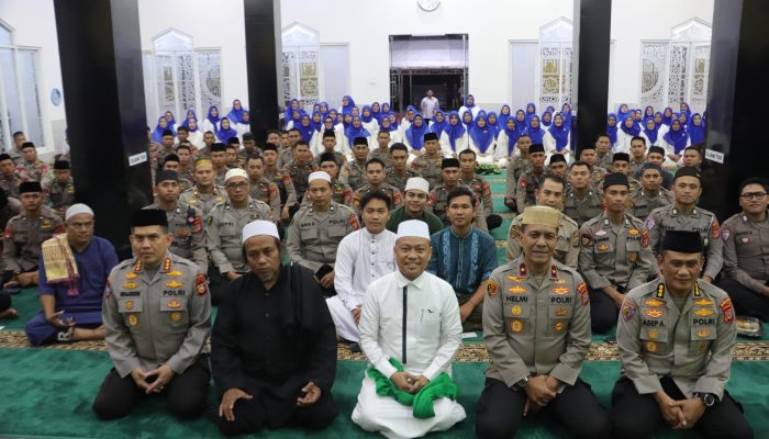 Polda Sulteng Hadirkan Ustadz Das’ad Latif dalam Dzikir Hari Bhayangkara