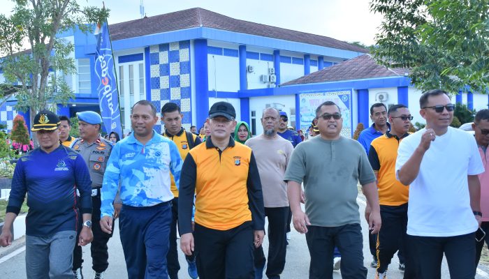 Polda Sulteng Gelar Olahraga Bersama dan Bakti Sosial Sambut HUT Bhayangkara ke-79