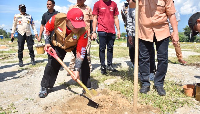 Semarak Hari Bhayangkara, Kapolda Sulteng Ajak Lestarikan Alam, Tanam 1.000 Pohon dan Tebar 15.000 Ikan