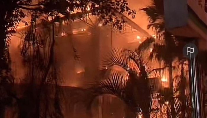 Kantor DPRD Kota Makassar Terbakar Saat Aksi Unjuk Rasa Berujung Rusuh, Wali Kota Dievakuasi