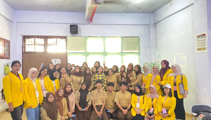 Antisipasi Jeratan Utang, Mahasiswa UWN Palu Ajarkan Literasi Keuangan ke Pelajar SMK