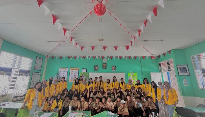 Mahasiswa UWN Sosialisasikan Bahaya Narkoba ke Siswa SMP 04 Palu