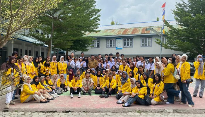 Serunya Mahasiswa UWN Edukasi Siswa SMK Tentang Penyakit Menular