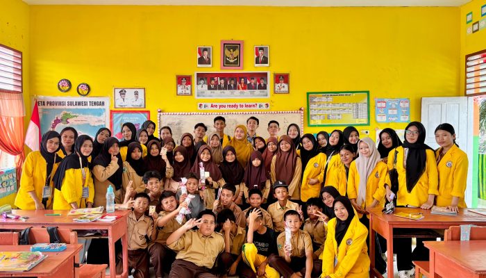 Mahasiswa UWN Palu Ajak Siswa SD Kurangi Gadget Lewat Permainan Tradisional