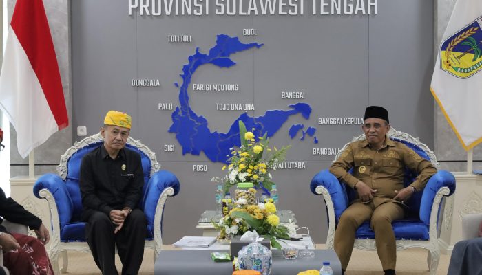Gubernur Anwar Hafid: Lembaga Adat Harus Jadi Pilar Pembangunan Sulteng