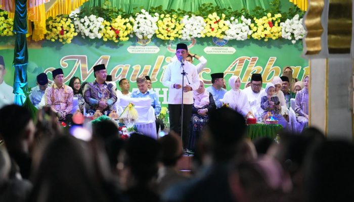 Ribuan Warga Padati Maulid Akbar, Gubernur Anwar Hafid Doakan Keberkahan untuk Tolitoli