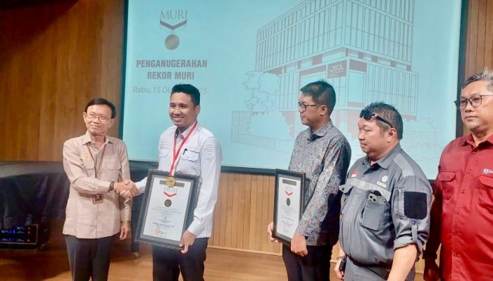 Mesjid Raya Baitul Khairaat Catat Rekor MURI, Kubah dan Menara Jam Terbesar di Indonesia