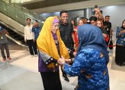 Gubernur Jatim Khofifah Disambut Adat Kaili di Palu