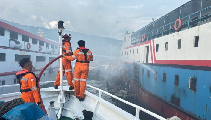 KM Harapanku Mekar Terbakar di Pelabuhan Rakyat Luwuk