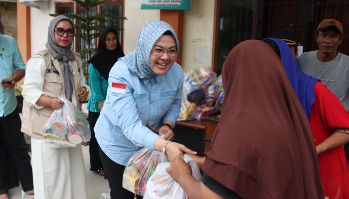 Ketua TP PKK Palu Salurkan Bantuan untuk Korban Banjir Bandang di Padang Pariaman