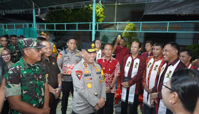 Kapolda Sulteng Pimpin Patroli Pengamanan Gereja Jelang Malam Natal 2025