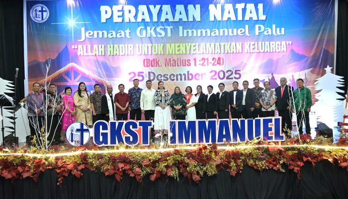 Wagub dr.Reny Hadiri Perayaan Natal GKST Immanuel Palu