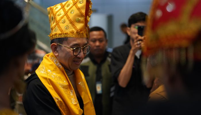 Nuansa Adat Warnai Penyambutan Menteri Kebudayaan RI di Palu