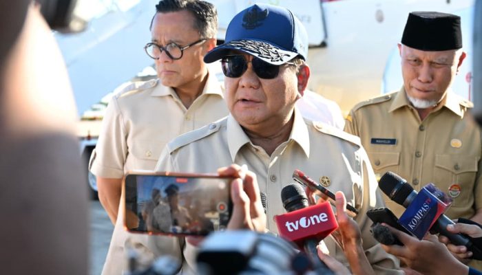 Prabowo Kerahkan Seluruh Kekuatan Pemerintah Pulihkan Tiga Provinsi Terdampak Bencana