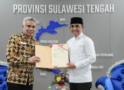 Gubernur Sulteng Terima Sertifikat Tanah Aset Pemda dari Kanwil BPN