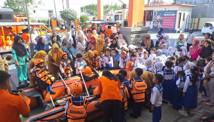 Siswa PAUD Kunjungi Kantor SAR Palu, Belajar Profesi dan Tugas Petugas SAR