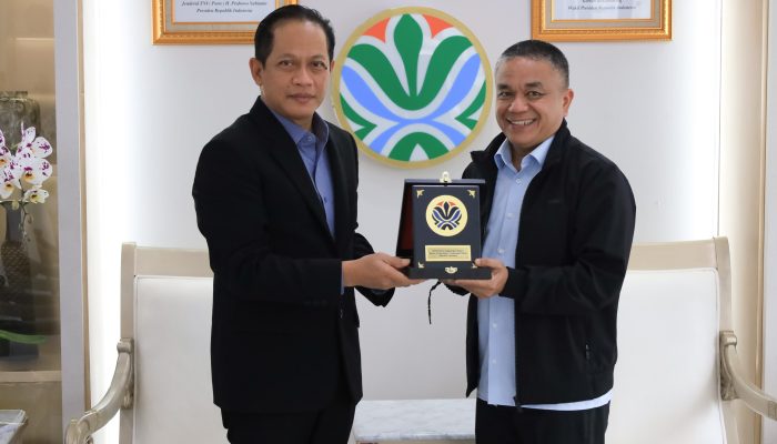 Wali Kota Palu Temui Menteri LH RI, Fokus Tata Kelola Sampah Perkotaan