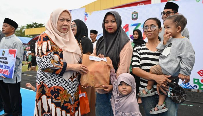 Pemberian Sembako dan Buka Puasa Bersama Warnai HUT ke-131 Kabupaten Poso
