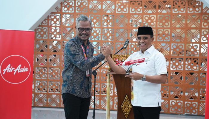 Gubernur Anwar Hafid Resmikan Rute Baru AirAsia di Palu, Perkuat Konektivitas Sulteng