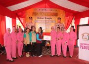 Ketua Bhayangkari Palu Bersama Kapolresta Tinjau Pos Pengamanan Lebaran