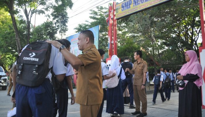 Sapa Siswa dan Guru, Hadianto Rasyid Hadirkan Suasana Hangat di SMPN 6 Palu