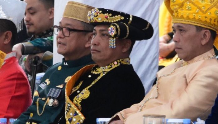 Kenakan Pakaian Adat Kaili, Pangdam Palaka Wira Hadiri Upacara HUT ke-62 Sulteng