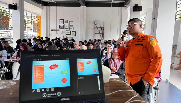 Mahasiswa Untad Dilatih Mitigasi Bencana oleh Basarnas