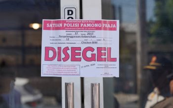 Bandel Soal Sampah, Usaha Chicken Bim di Palu Disegel Satpol PP