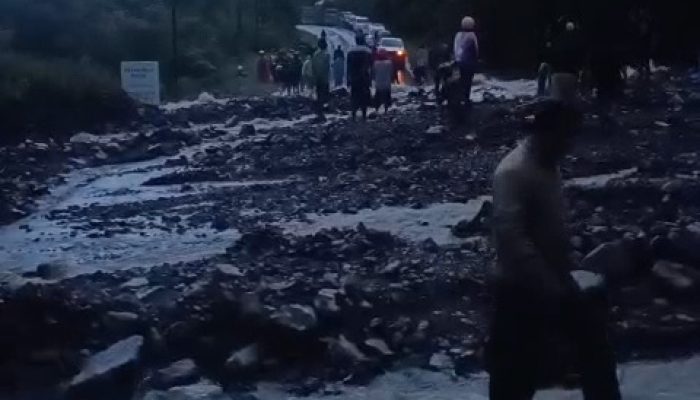 Banjir Rendam Jalan Trans Touna–Poso, Akses Antarwilayah Terganggu