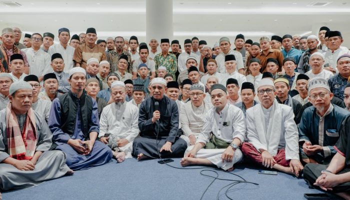 Retret Kepsek di Palu, Anwar Hafid Dorong Pendidikan Berakar pada Akhlak dan Spiritualitas
