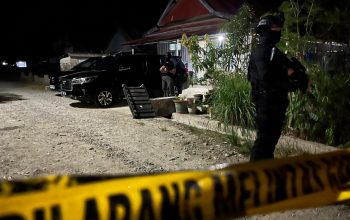 Densus 88 Ringkus 8 Terduga Teroris Jaringan MIT di Parimo dan Poso