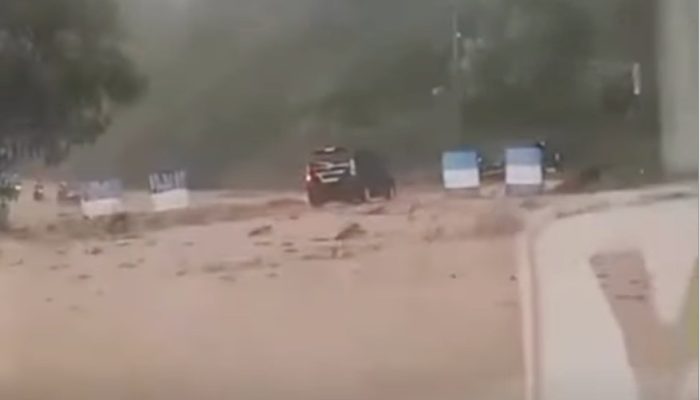 Hujan Deras Picu Banjir di Watusampu, Arus Lalu Lintas Sempat Lumpuh
