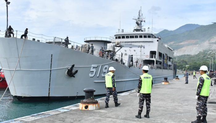 Kapal Perang TNI AL Sandar di Palu, Masyarakat Dipersilakan Berkunjung