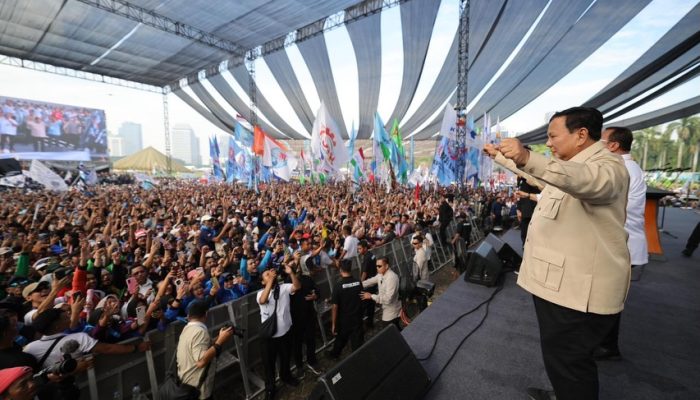 Prabowo Hadiri May Day di Monas, Disambut 400 Ribu Buruh