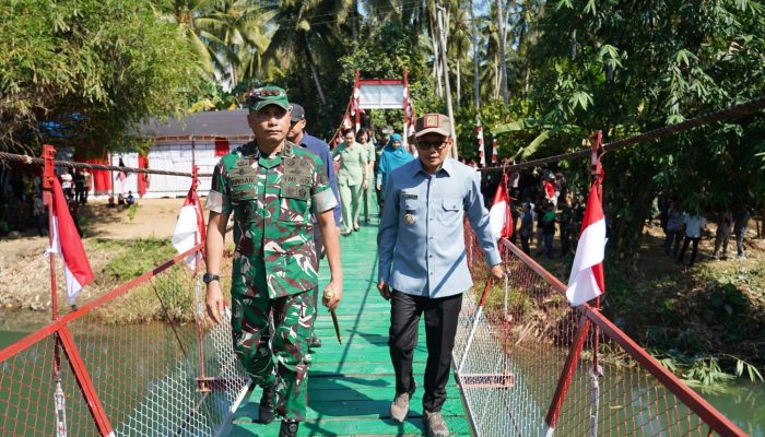 Pangdam XXIII/Palaka Wira Resmikan Jembatan Garuda di Polewali Mandar