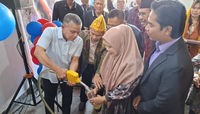 Wali Kota Hadianto Resmikan POM Minyak Goreng Isi Ulang Pertama di Palu