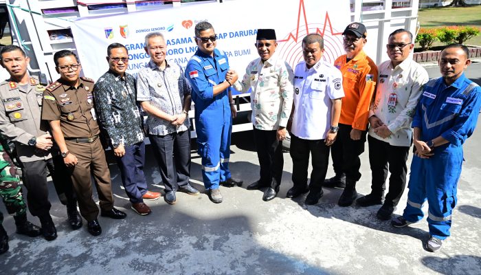 Gubernur Anwar Hafid Terima Bantuan Kemanusiaan PT Donggi Senoro LNG untuk Korban Gempa Sulteng