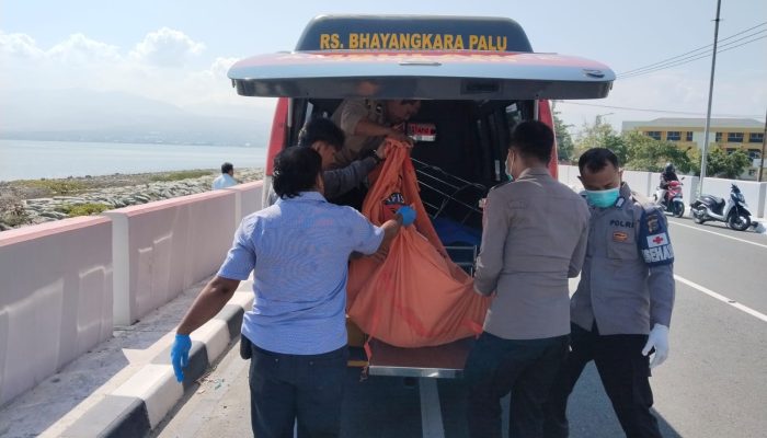 Mayat Perempuan Tanpa Identitas Ditemukan Mengapung di Pantai Lere Palu
