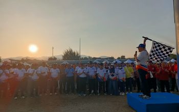 Ribuan Peserta Ramaikan Fun Walk UNTAD, Rektor: UNTAD adalah Rumah Kita Bersama