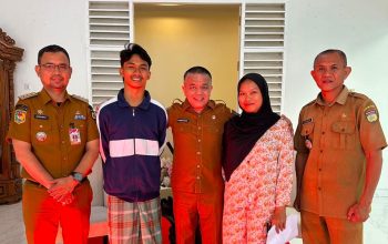 Wali Kota Palu Berikan Bantuan Pribadi kepada Korban Kios dan Motor Terbakar