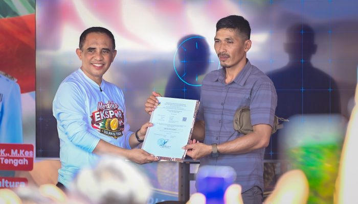 Gubernur Anwar Hafid Dorong Sulteng Jadi “Raja Durian Dunia”