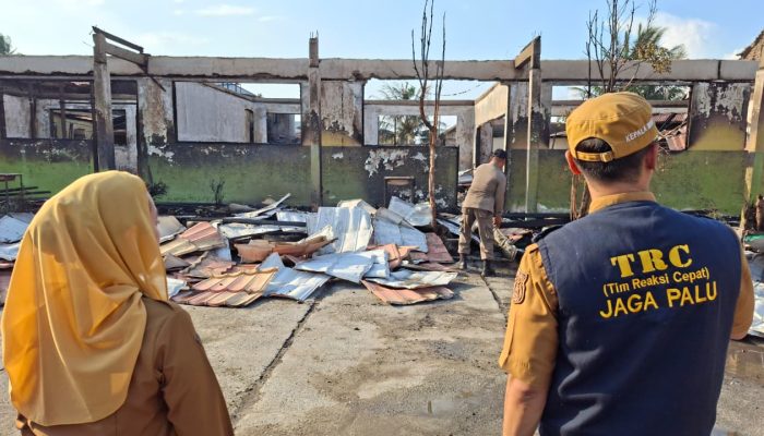 Api dari Rumah Kosong Merembet ke Dua SD di Palu, Tiga Ruang Kelas Terbakar