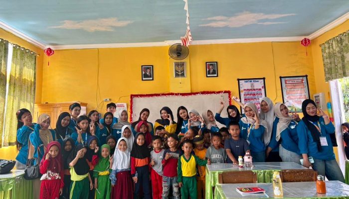 Mahasiswa Baru UWN Palu Edukasi Siswa SDN Poboya Kenali Kuman dan Cara Mencegahnya