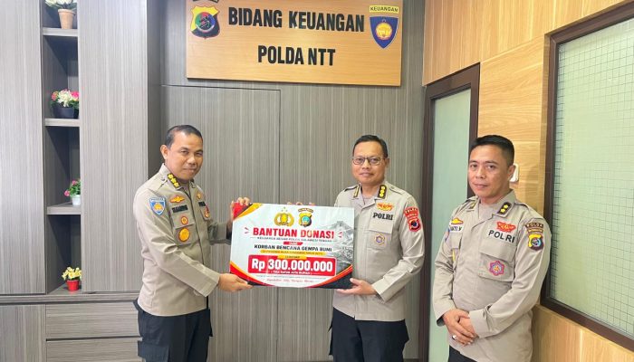Peduli Korban Gempa NTT, Polda Sulteng Salurkan Bantuan Kemanusiaan