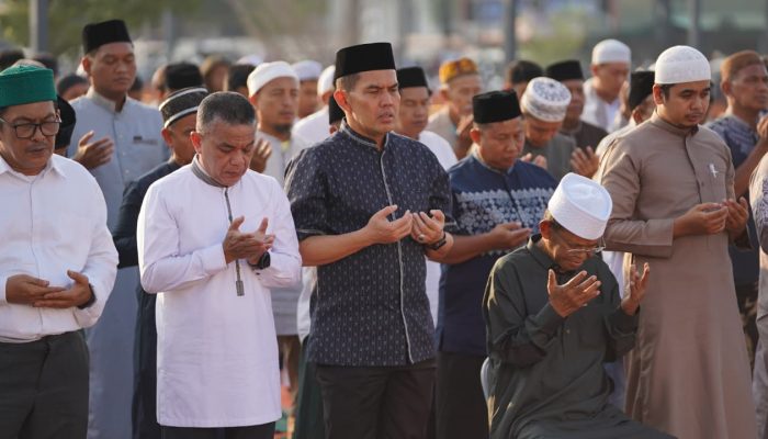 Kemarau Panjang Melanda Palu, Wali Kota Hadianto Rasyid dan Warga Gelar Salat Istisqa