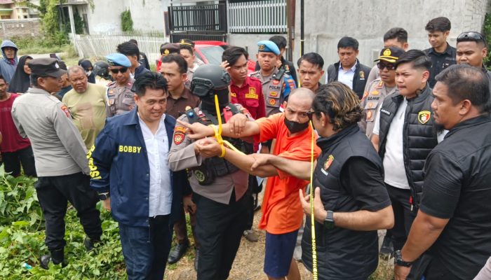 Polisi Gelar Rekonstruksi Pembunuhan Satu Keluarga di Palu, 34 Adegan Diperagakan